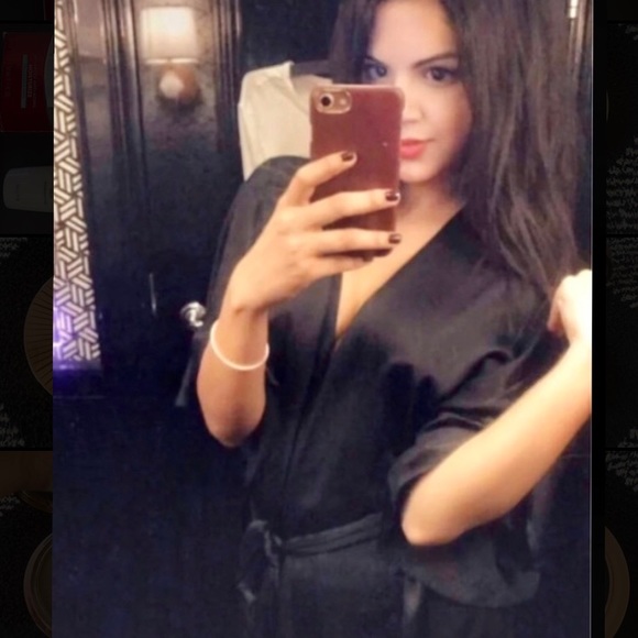 Meet your seller! Hi I’m Michelle 🫶🏻 - Picture 10 of 16